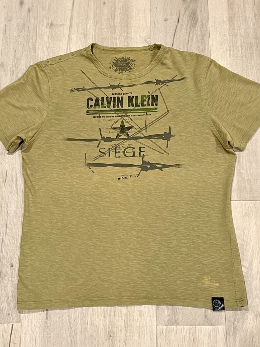 Calvin Klein Mens Graphic T-shirt Olive Green Size S